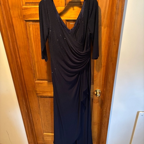 La Femme Rhinstone Embellished V-neck Ruched Ruffle Jersey Gown in Navy Size 14 - Picture 2 of 8
